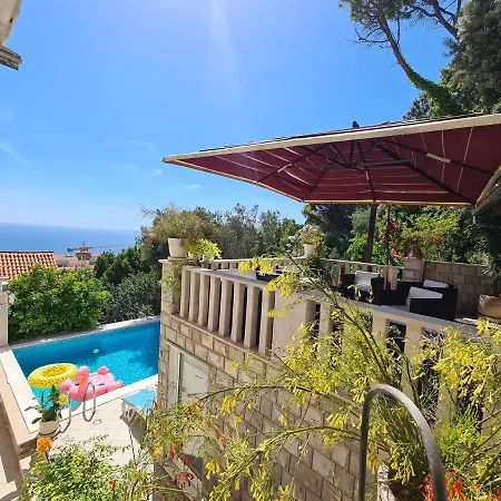 Oda ve Kahvaltı Klaic 3*